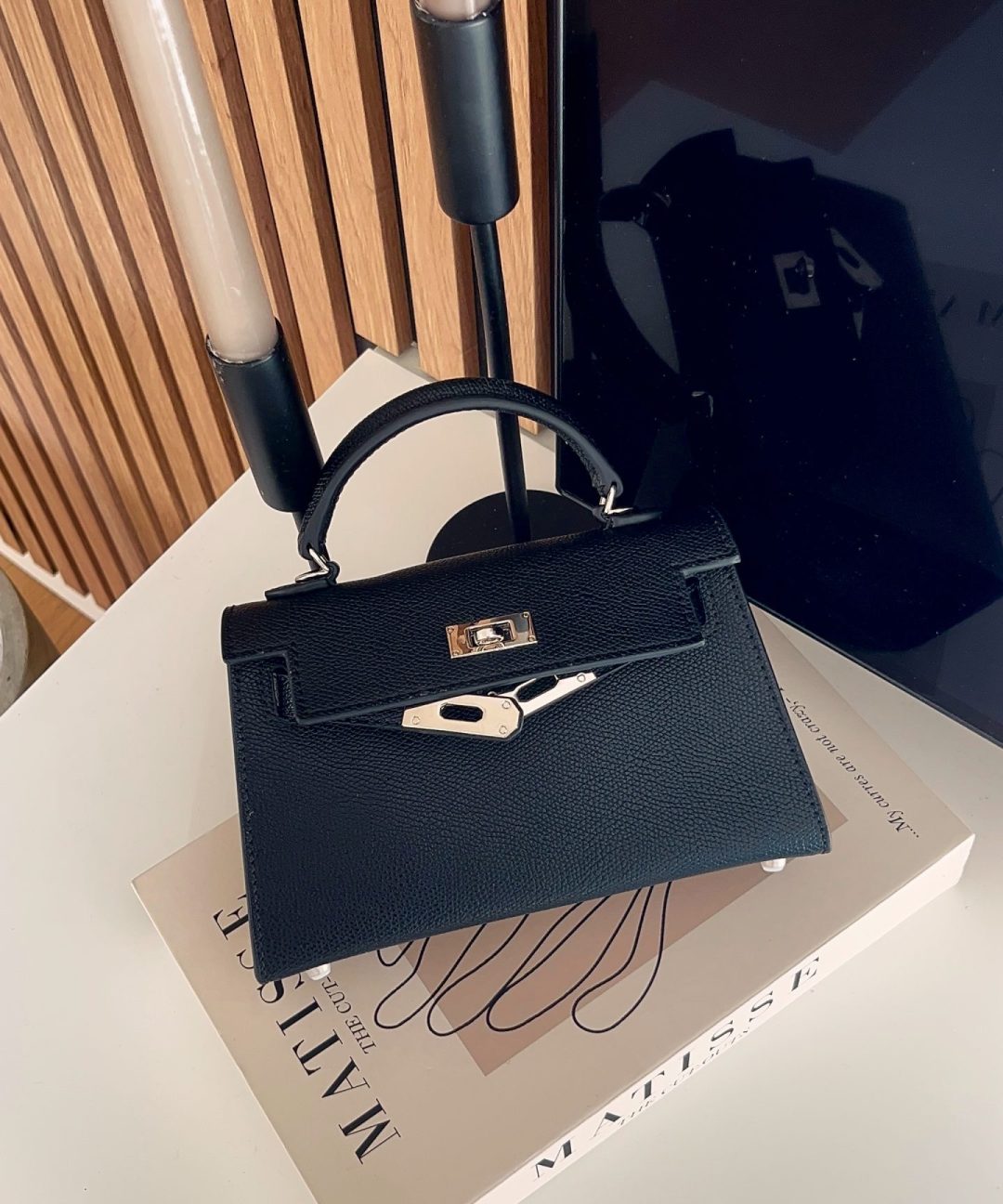 KK noir argenté 19 CM